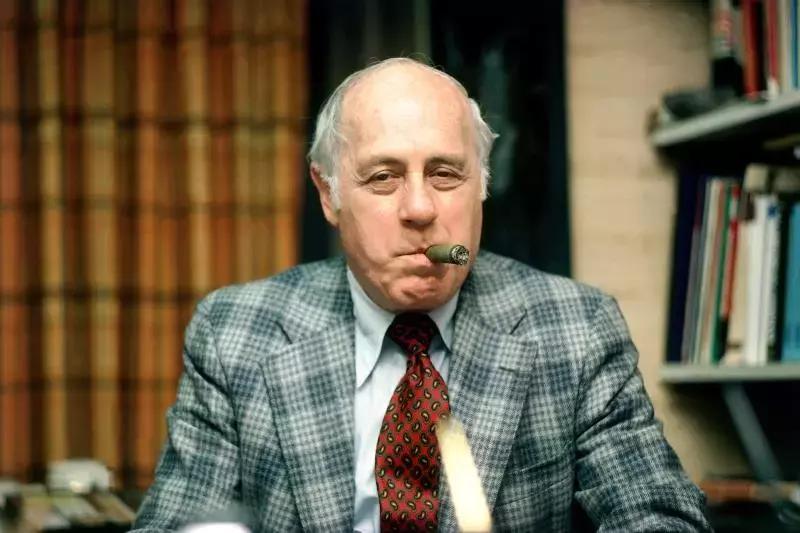 乖宝宝库里为何在夺冠后抽烟？原来，胜利雪茄的故事可大有来头