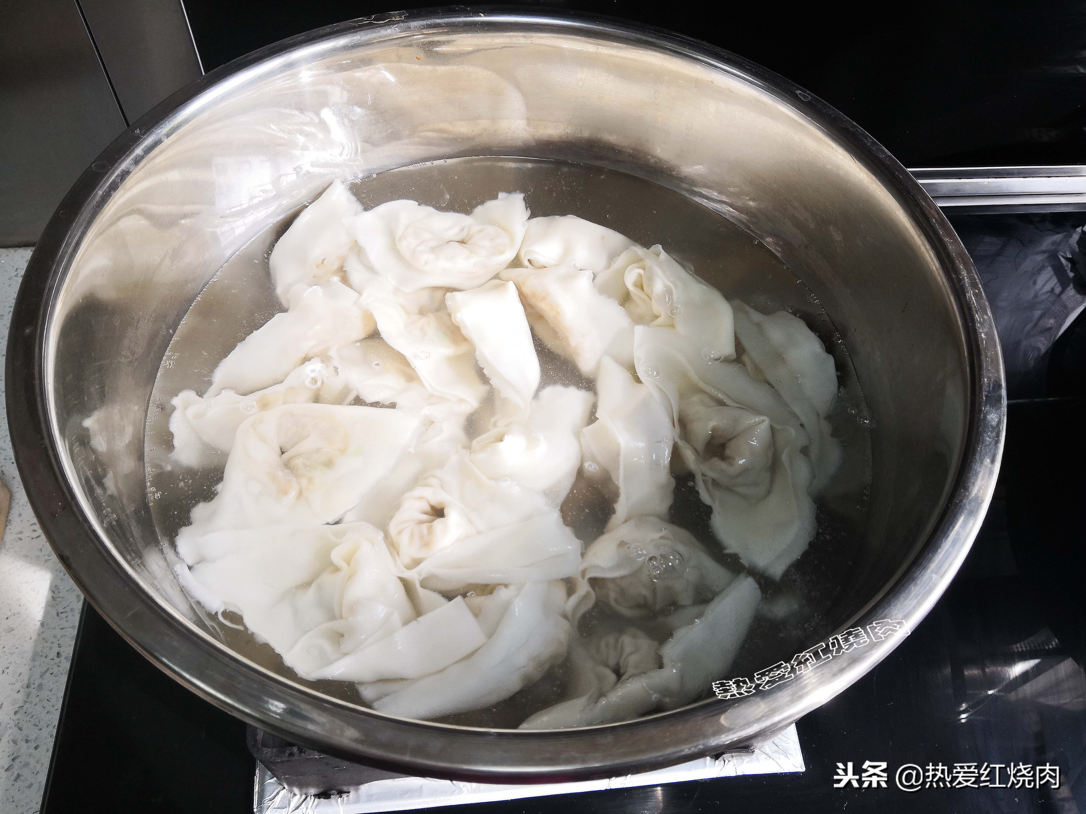 馄饨馅儿怎么做才能最好吃,馄饨店里需要给客人准备什么调料