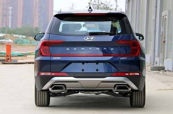 现代全新胜达和汉兰达哪个好,汉兰达和胜达哪个更值得买