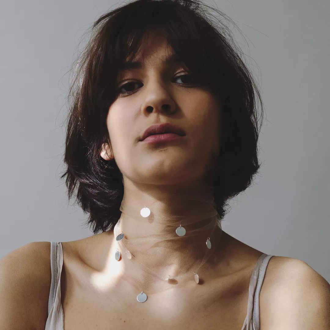 我太太太难了！项链戴在脖子上还做错了？