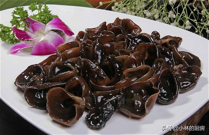 炒木耳噼里啪啦怎么办,炒木耳时为什么砰砰响