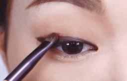单眼皮新手怎么画眼妆简单的教程,单眼皮日常眼妆怎么画显大又干净