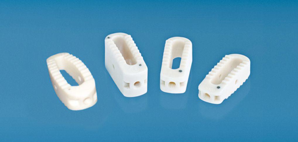 腰椎滑脱和腰椎间盘突出哪个严重,想知道腰椎间盘突出是怎样引起的