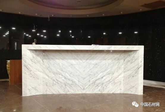 真是浪费，100多万的爵士白大理石装成这样，还好我不是业主