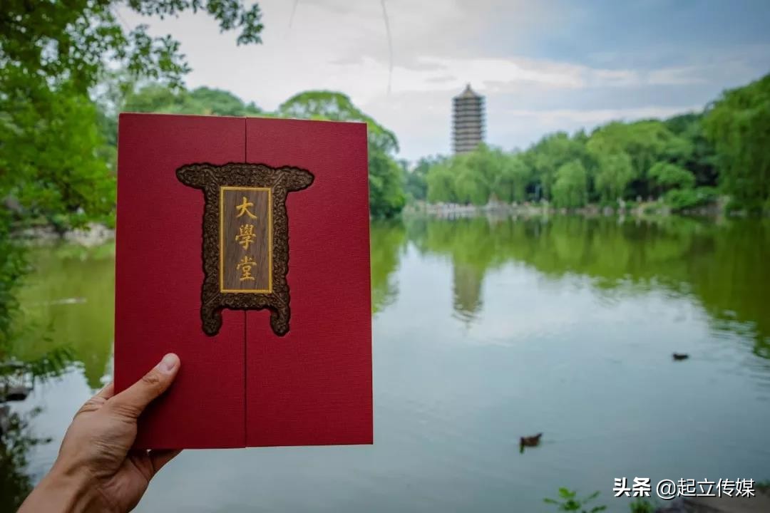 复读要寄大学录取通知书,高考生若想复读请留好录取通知书