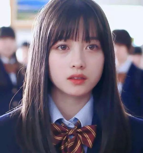 那些总说圆脸土的人，真的能闭嘴了！Lisa和Jennie哪里土？