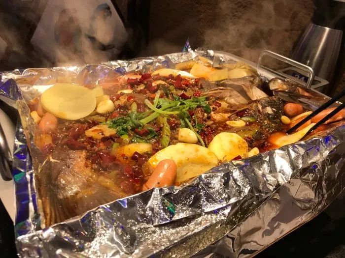 江汉路喵星鱼,招牌青花椒烤鱼湄公鱼优惠团购