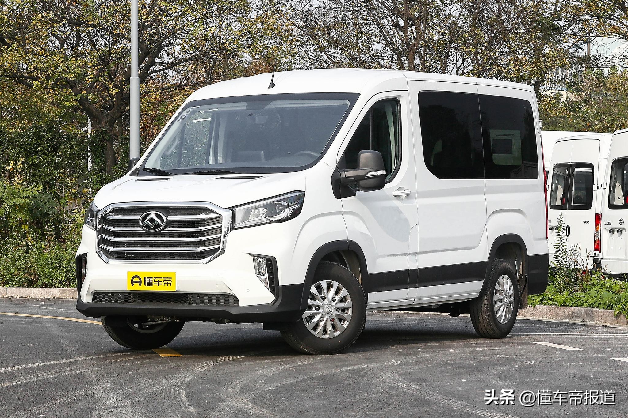 即将上市轻客10座,新车大通商务9座落地价