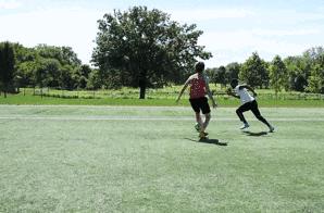 实战简单过人技巧,双变向过人如何做到精髓