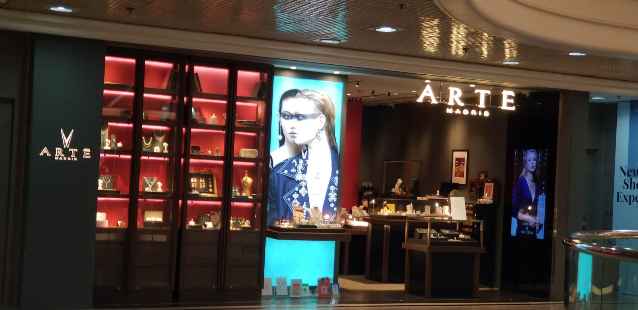 铜锣湾奢侈品时代广场购物攻略,铜锣湾潮流汇购物商城