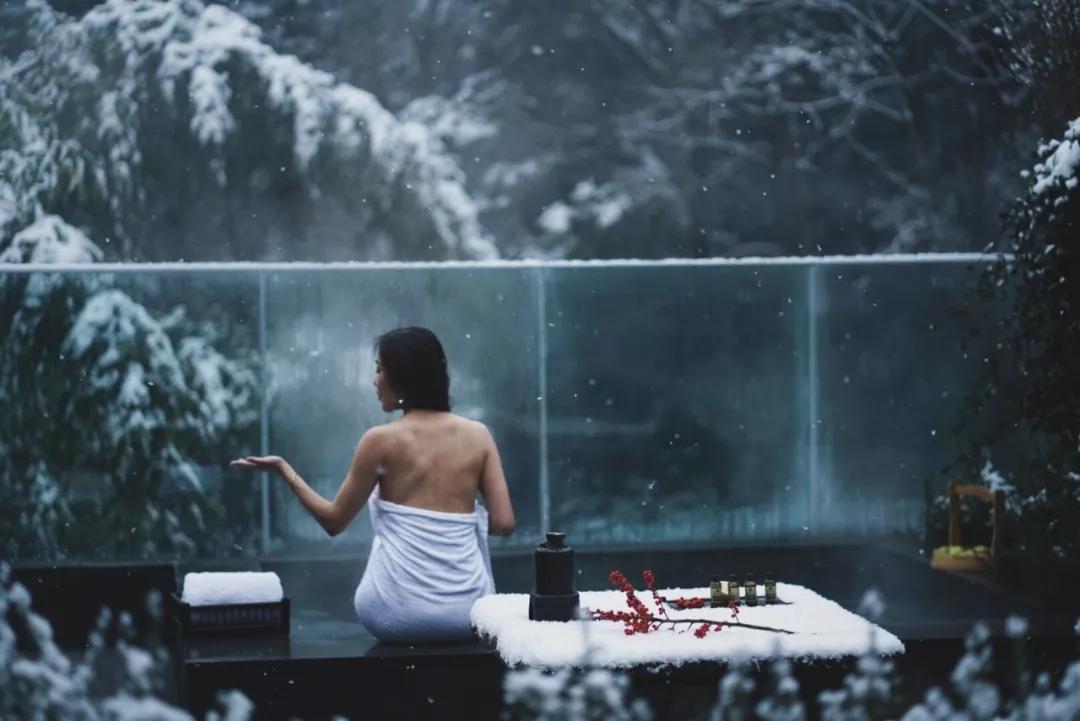 森林秘境的温泉,森林里野奢温泉度假酒店下午茶