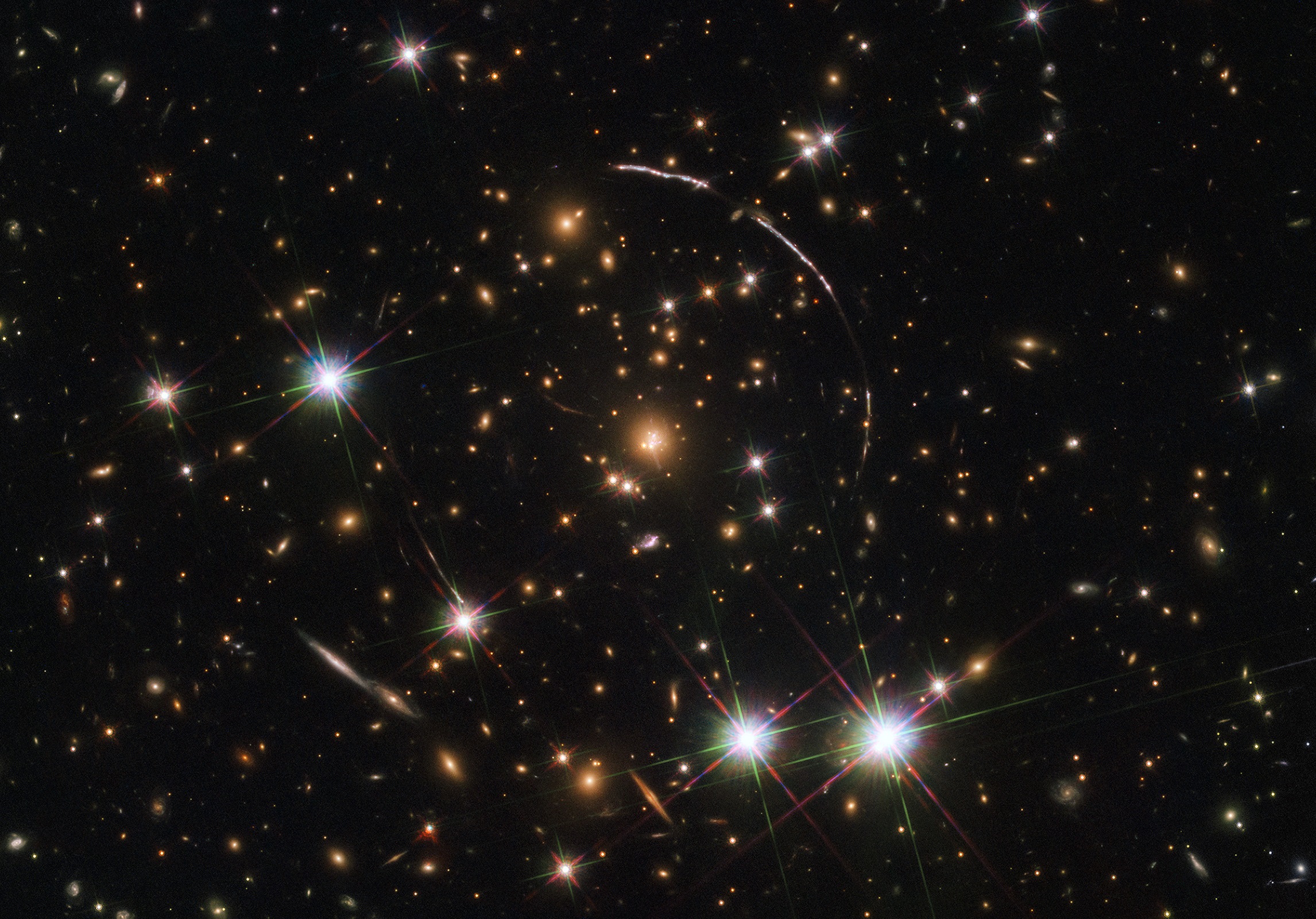 猎犬座星系比银河系大吗,猎犬座星系银河系