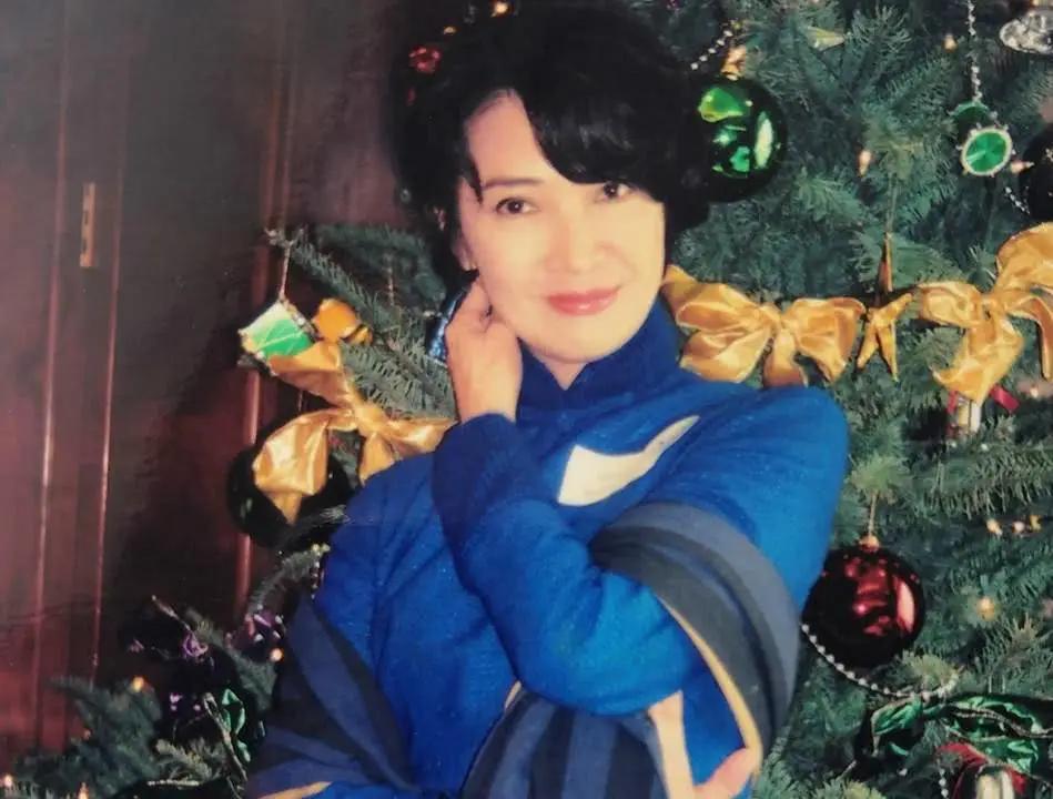 73岁影后萧芳芳:周星驰的理想爱人,与李连杰亲如母子