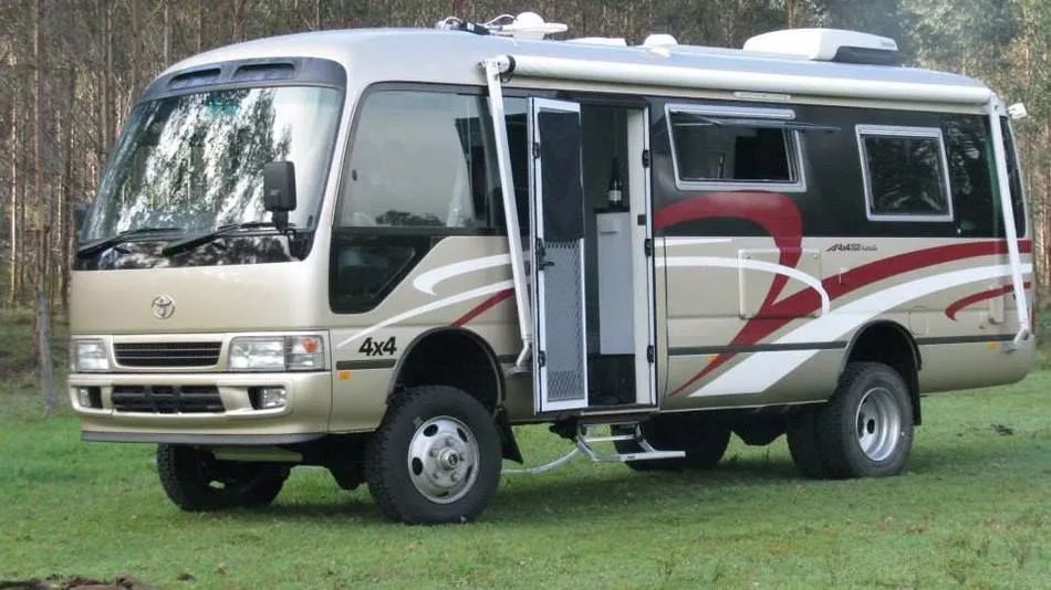 丰田最强的面包车考斯特,丰田考斯特23座中巴车驾驶体验