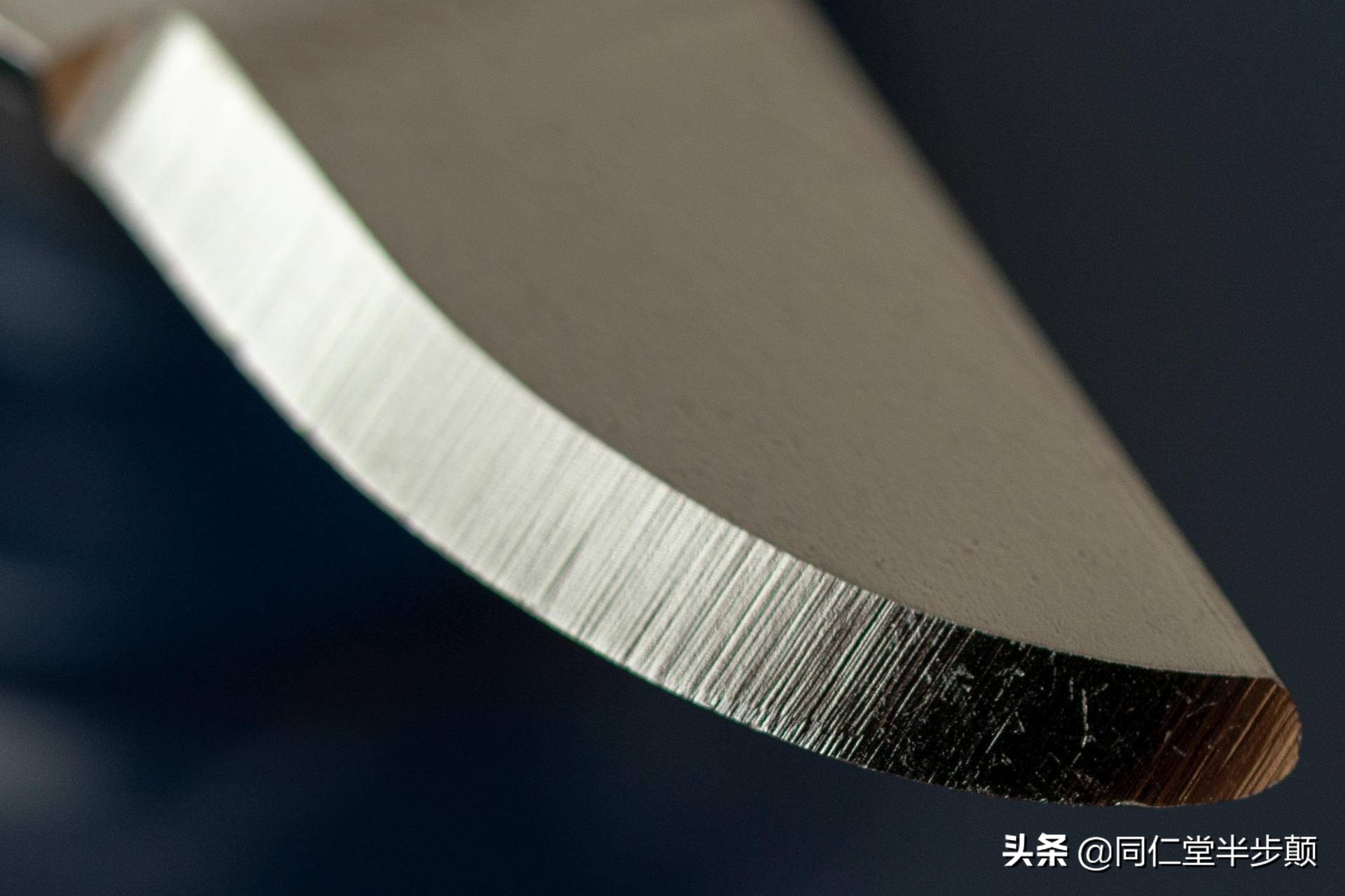 怎么用榨汁机榨果汁,如何用榨汁机榨出一杯好吃的果汁