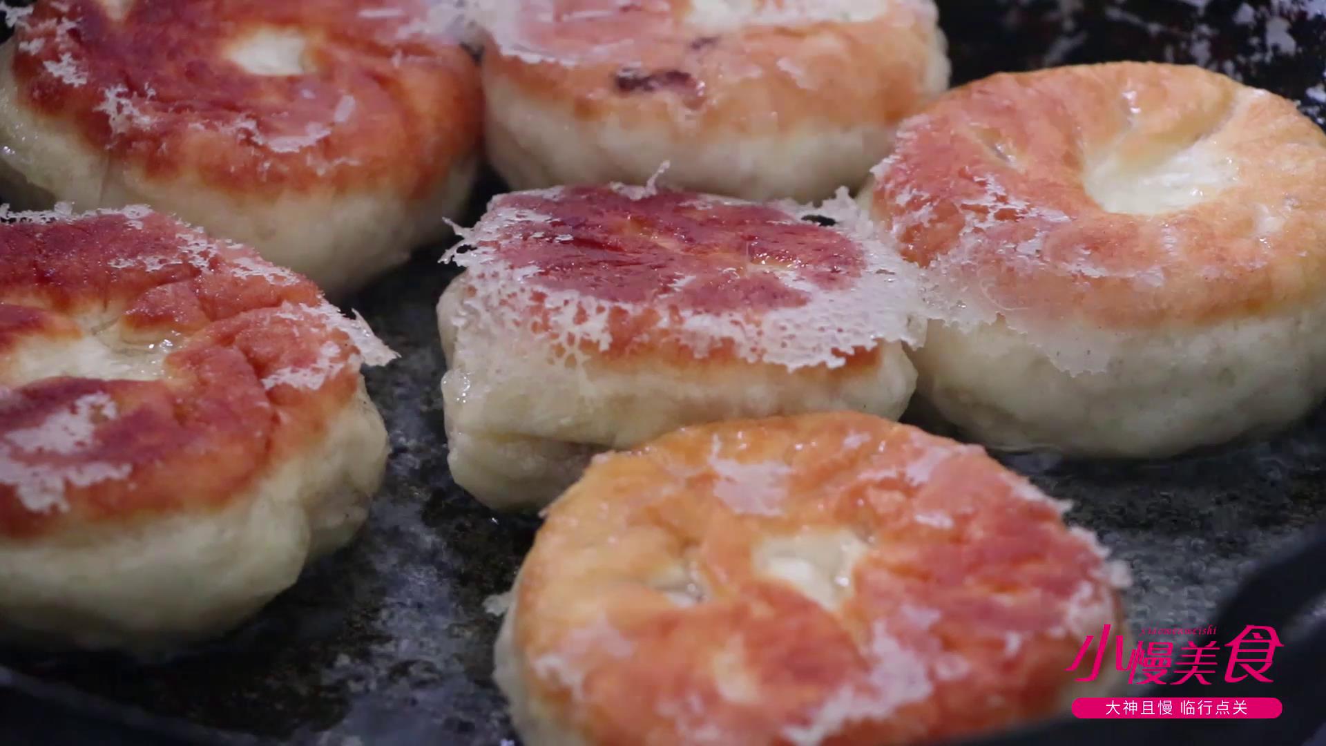 水煎包煎时水和面的比例是多少,水煎包的做法面糊和水比例