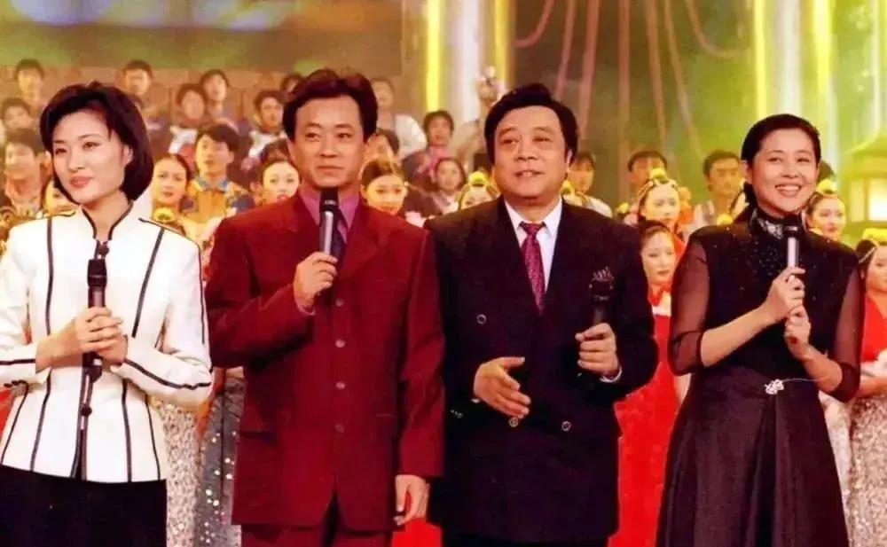 倪萍任鲁豫李思思撒贝宁马凡舒,倪萍李思思撒贝宁任鲁豫谈春晚