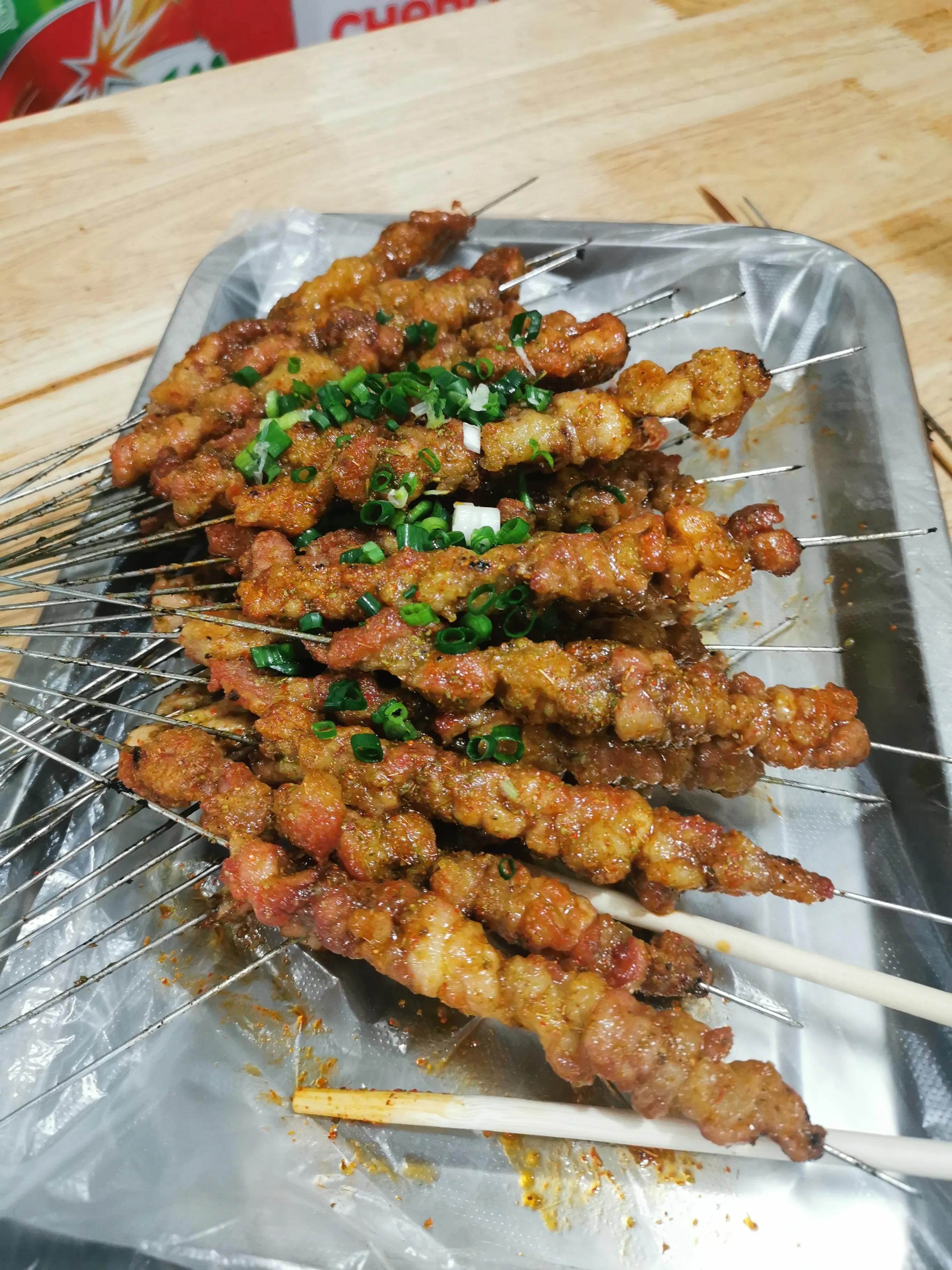 汉阳江滩户外烧烤,汉阳有名的烧烤做的很久的