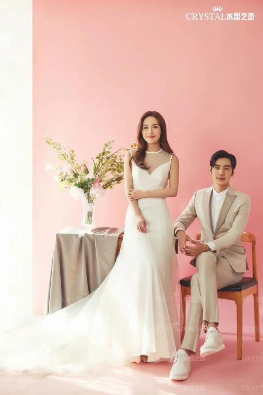 影楼法式内景实景图片,白纱内景婚纱照韩式极简