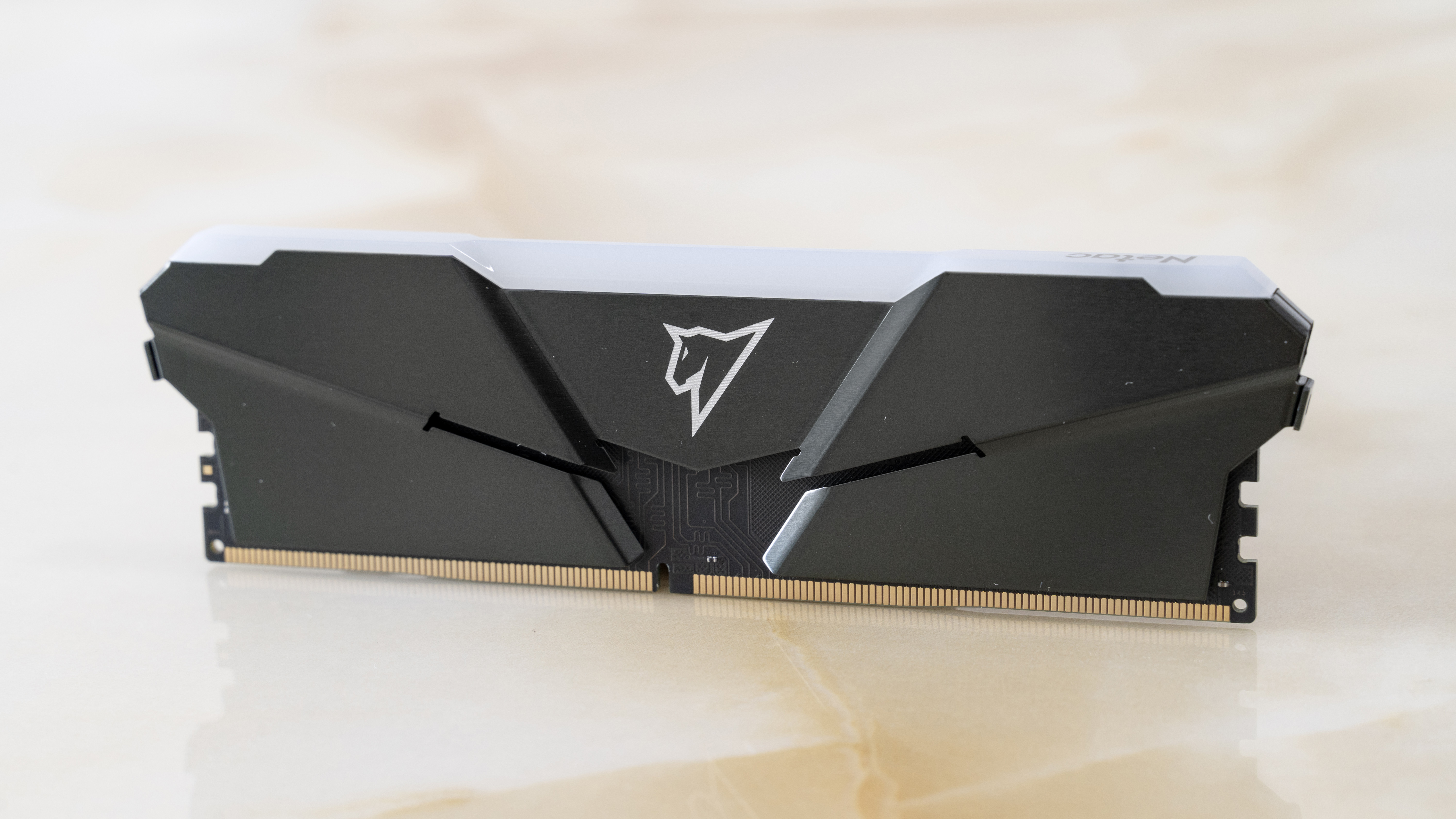 朗科绝影3200,朗科越影ddr4-320016gb内存评测