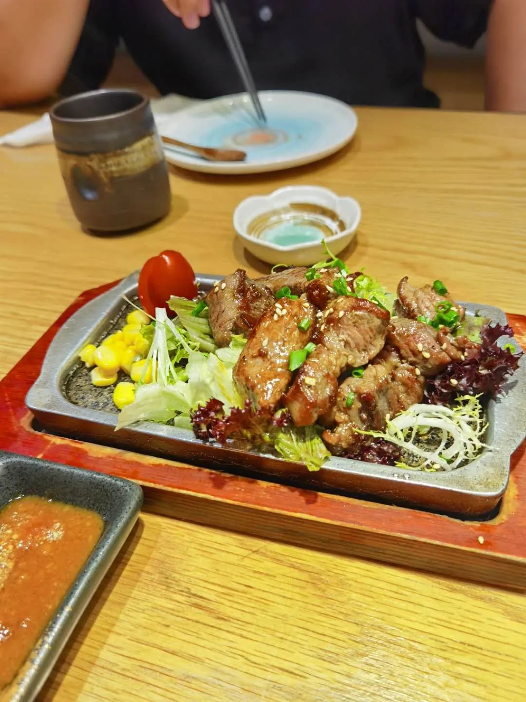 杭州这家俯瞰西湖的日料店,这家开了6年的日料小店