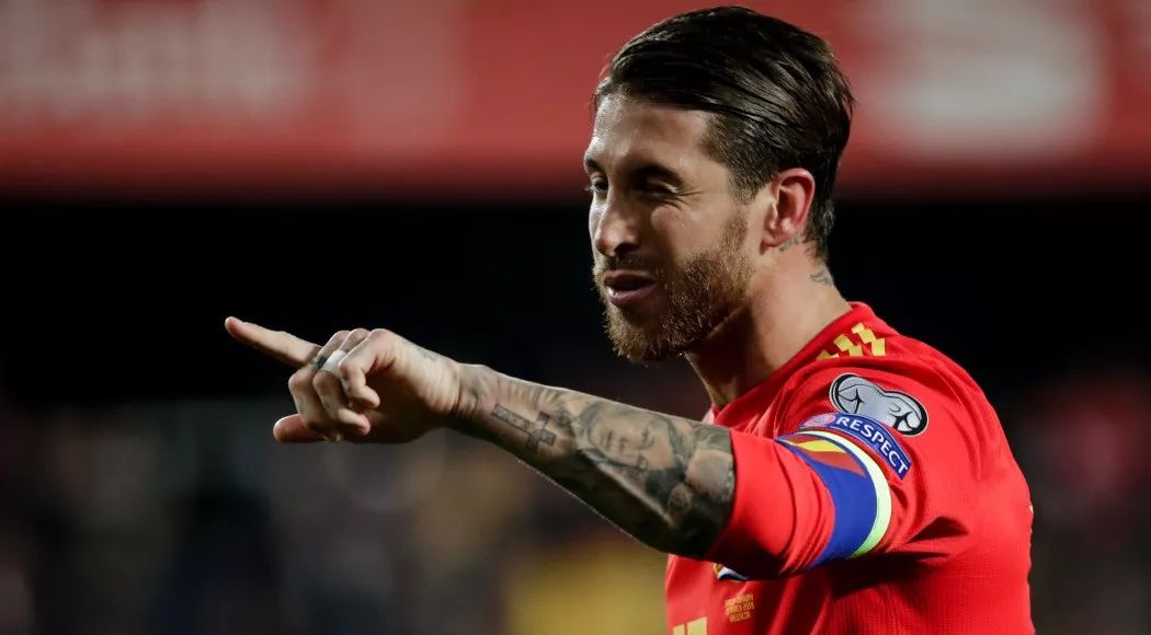 西班牙连续两次点球被淘汰,西班牙队险些进球