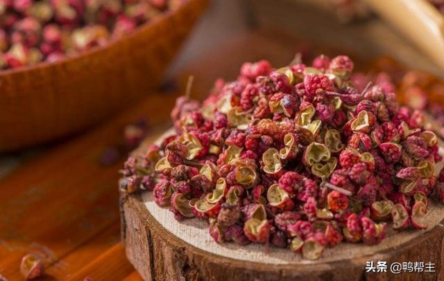 想要突出突出花椒麻味和香味,技巧很简单,只是在于掌握