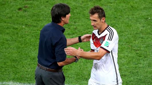 21世纪足球十大中锋克洛泽,克洛泽首次首发帽子戏法