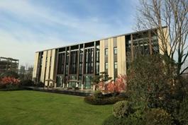 迪士尼城堡住的谁,迪士尼城堡住的是哪位公主