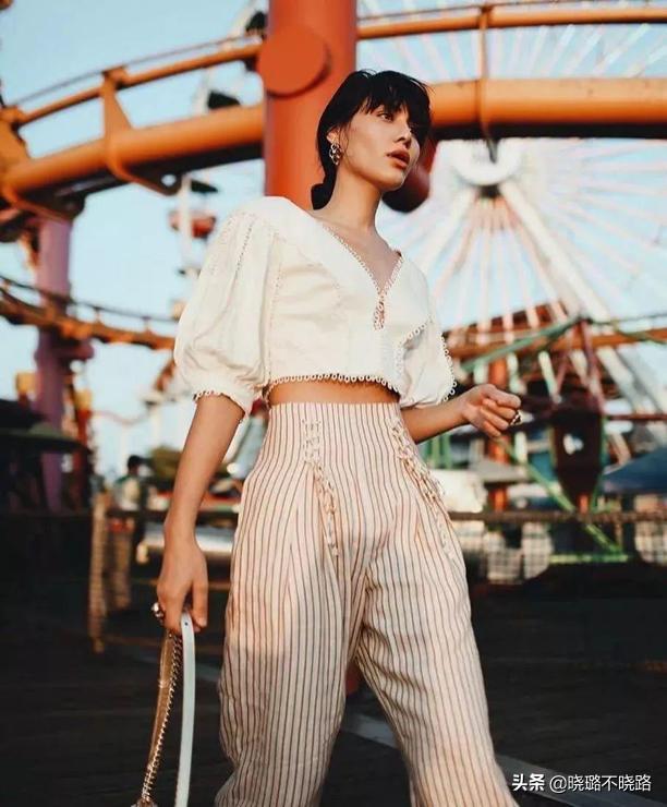 泡泡袖怎么穿最好看,2022年还流行泡泡袖吗