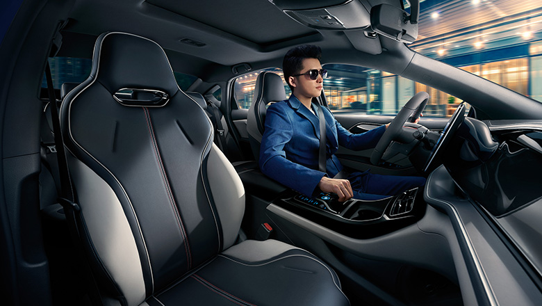 秦混动与卡罗拉双擎,秦plus新能源pk卡罗拉双擎