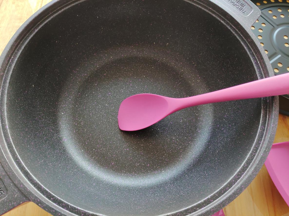 帝伯朗钛合金锅,帝伯朗涂层锅真实测评