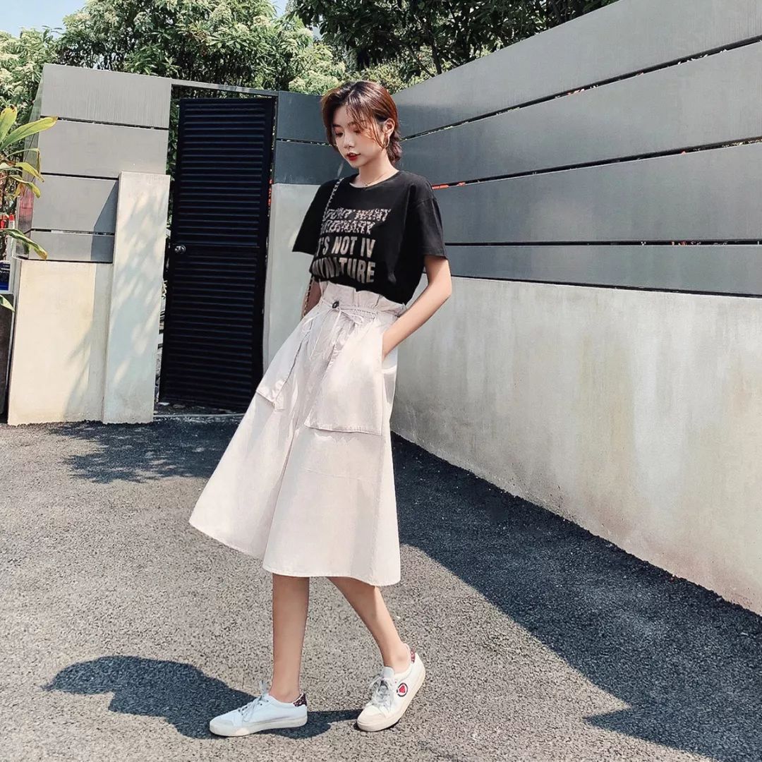 40岁男人脸黑个矮穿什么衣服,个子矮适合穿搭什么衣服