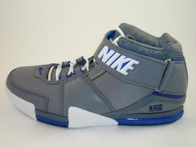 勒布朗詹姆斯球鞋全系列,洛杉矶新王