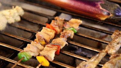 这家球迷必打卡胜地赢了！用牛蝎子锅+撸串，解锁夏日夜晚方式