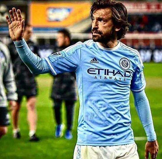 皮尔洛销魂长传,精准而优雅的传球