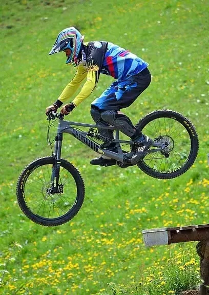 自行车骑行装备品牌,山地自行车骑行装备