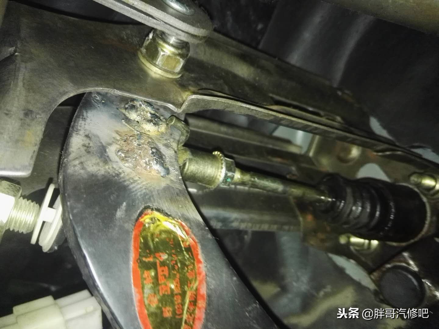 离合器气压要很高才能踩怎么调,离合器分泵踩不下去怎么办