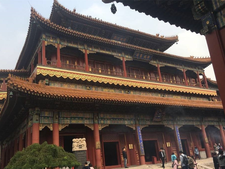 去雍和宫烧香进哪个门,到北京雍和宫焚香