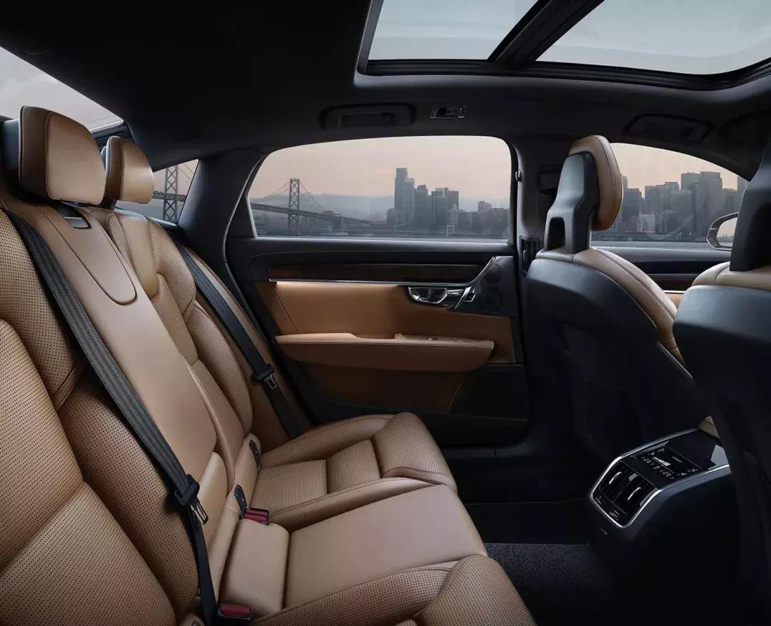 试驾沃尔沃s90t8评测视频,试驾沃尔沃s90