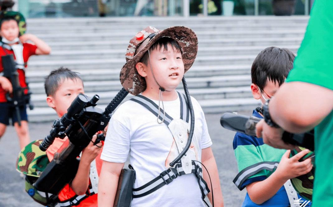 邹市明冉莹颖冬日机场照,邹市明冉莹颖恩爱瞬间