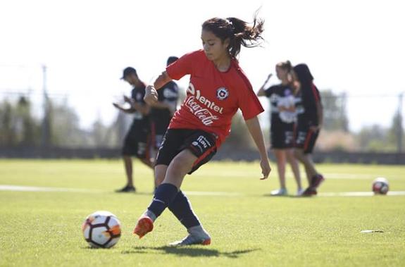 U20女足国脚指控教练、队医性骚扰：治疗时恶意触碰*体下**