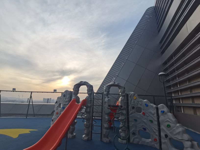 九力国际教育综合体夜景,九力国际教育综合体广告