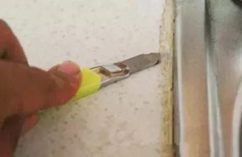 厨房的玻璃胶发霉变黑怎么去除,洗手盆的玻璃胶变黑了怎么去除