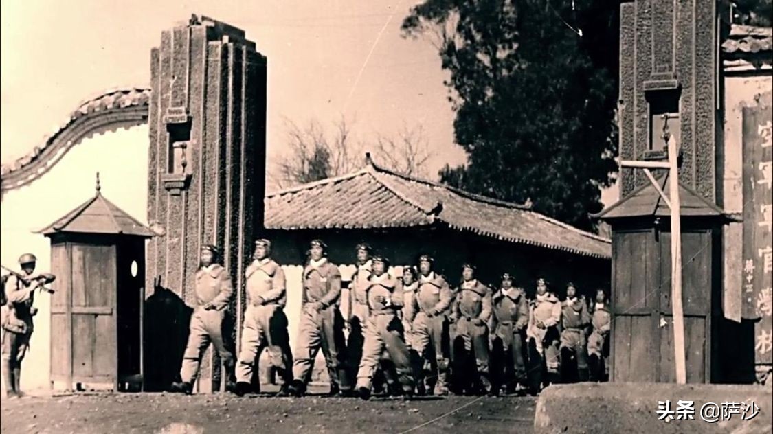 那位踢球最好的抗战飞行员已经为国捐躯了：纪念陈镇和殉国80周年