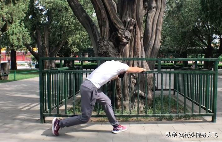 倒立腰无力,倒立背挺不直