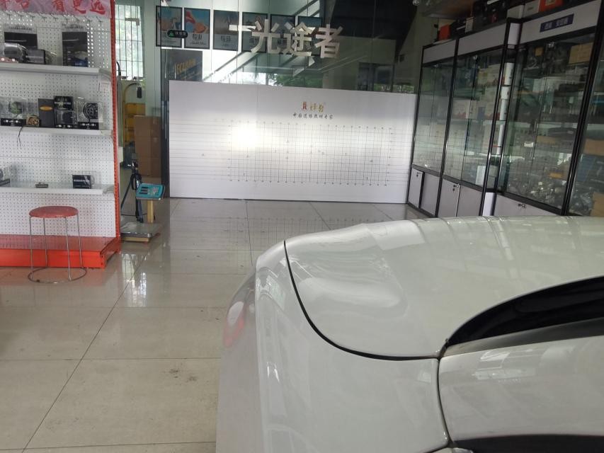 烽台车灯怎么样,烽台激光大灯上路效果