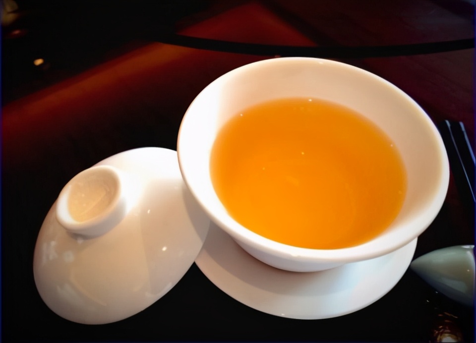 肉汤下面条不喝汤痛风患者能吃吗,痛风可以喝煮啤酒吗