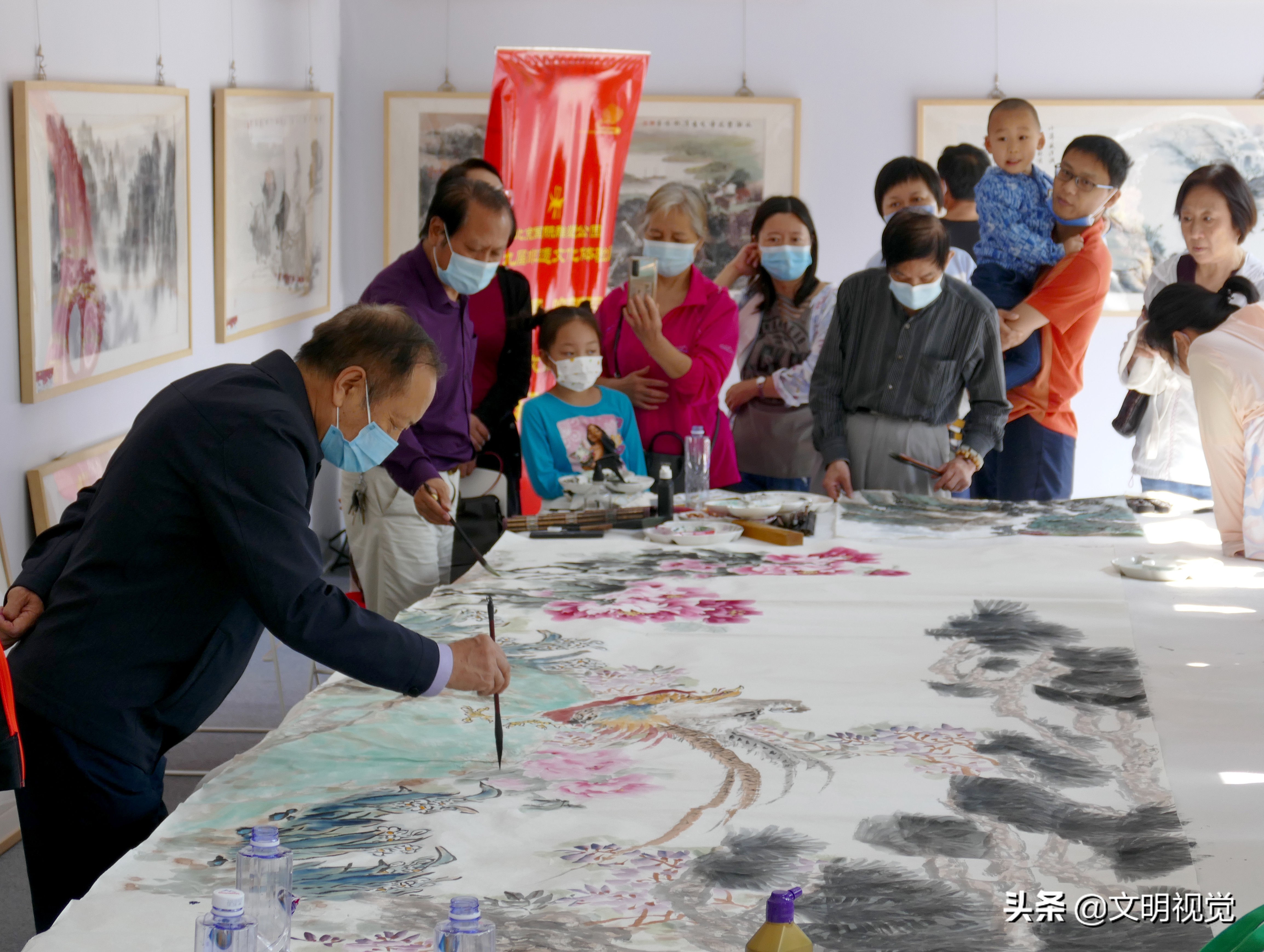 市民国庆节在“国雕”体验非遗文化的魅力