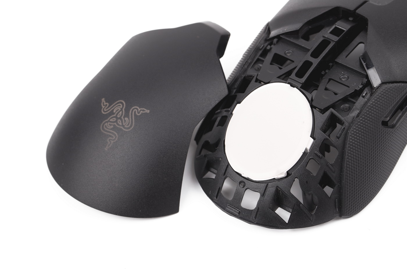 如何不挖洞实现鼠标超轻量化